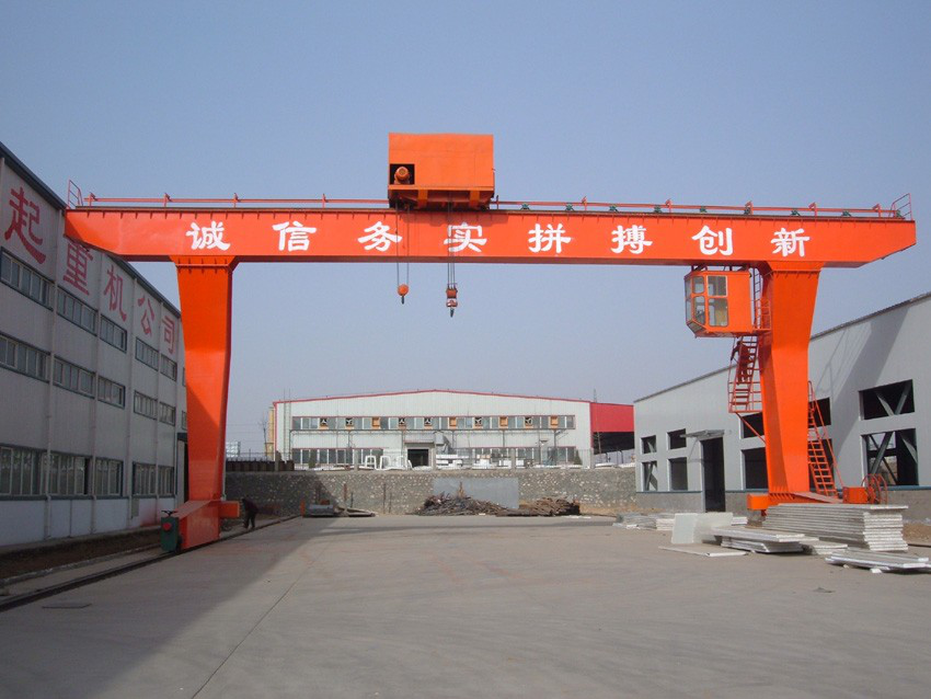 L型門式起重機(jī)